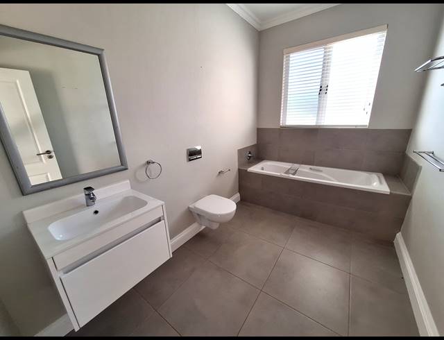 2 BEDROOM SIMPLEX TO LET IN KINDLEWOOD ESTATE